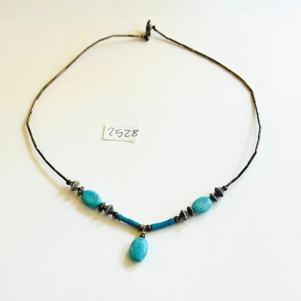 N/A vtg necklace
